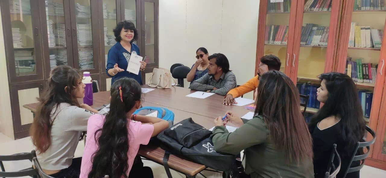 Workshop on Basics of Fashion Design And Fashion Forecasting